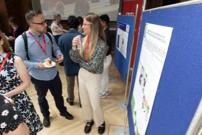 Talking at academic poster